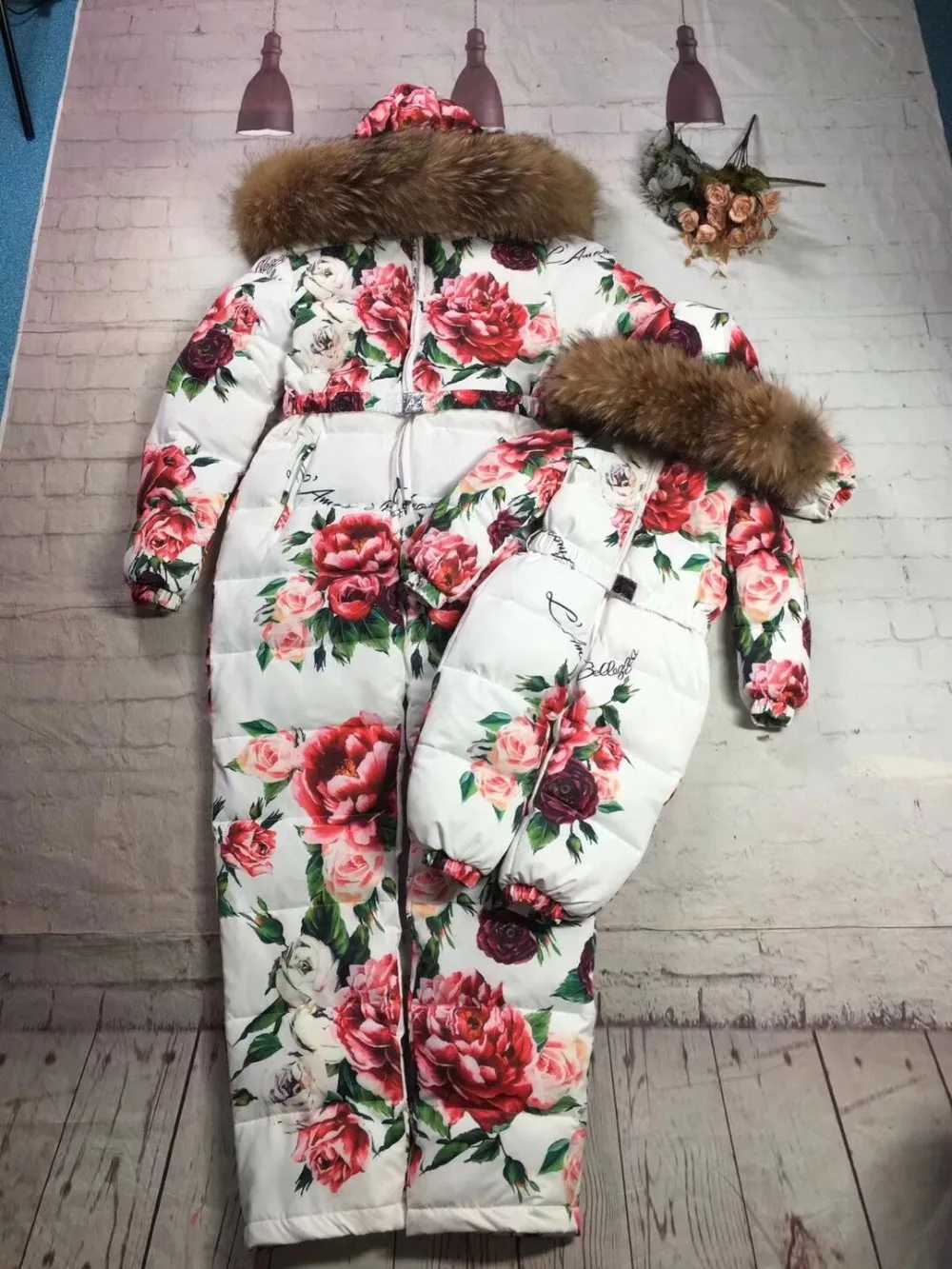 Новая зимняя куртка с капюшоном и натуральным мехом для малышей Детские куртки детский комбинезон пуховая одежда с цветочным рисунком для девочек и мальчиков, Детские Распашонки