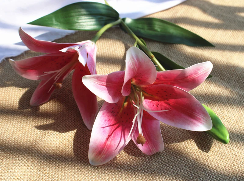 Роскошная 3D печать цветок лилии для дома украшение свадебного стола Пластиковые поддельные цветы Флорес искусственное 3 головки/ветка