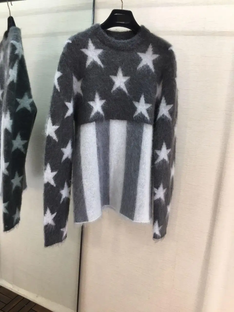 

2019 autumn new women's fashion mohair fabric five-pointed star pattern gray white knit sweater 0808