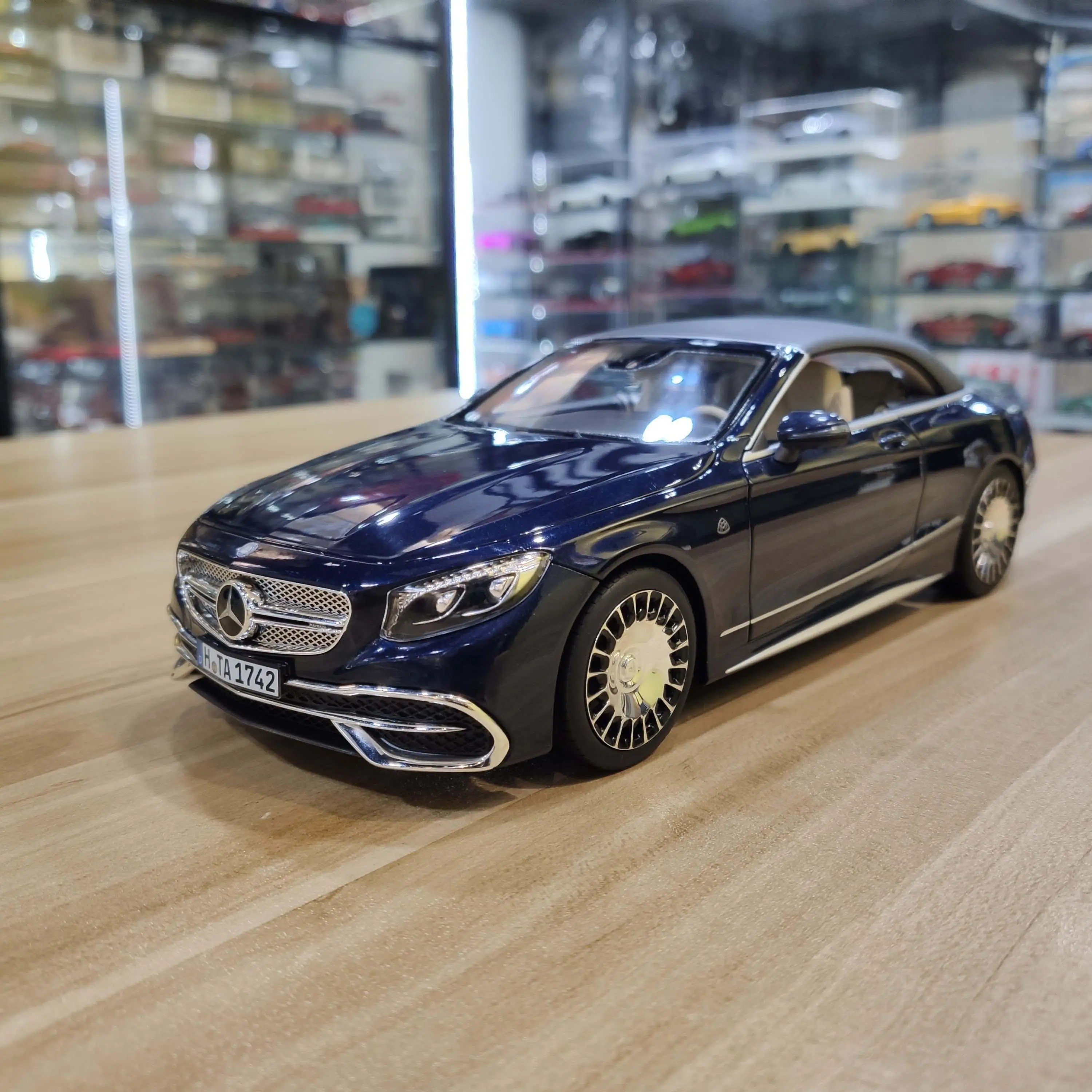 1:18 Модель автомобиля 1/18 полностью открытая модель из сплава S650 с конвертируемым