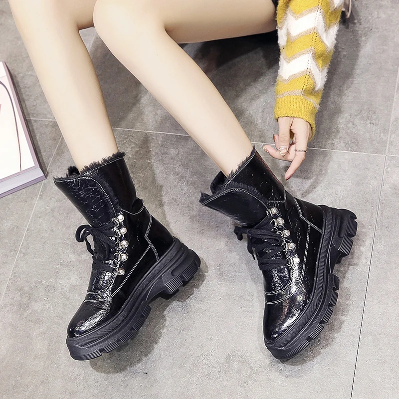 Winter Flat Platform Boots Women Autumn Fashion Lace Up Snow Boots Shoes Woman Chunky Short Plush Martin Boots Women Chaussure