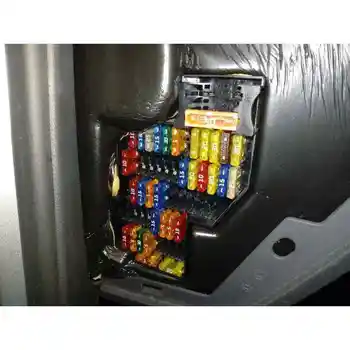 

CASE RELAYS/FUSES VOLKSWAGEN TOUAREG (7LA)