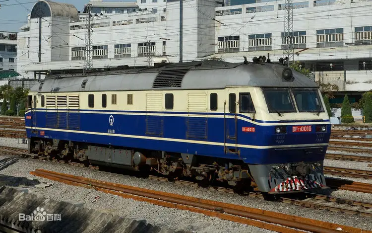 China Dongfeng Super Long Simulation Electric Track Steam Green Leather Train Model Children's Toy Gift Display