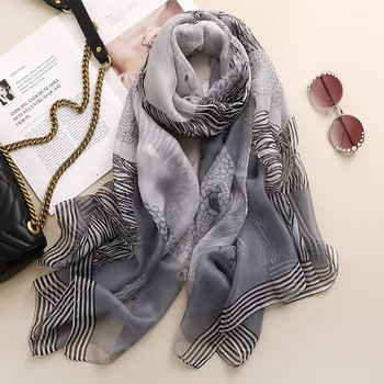

Leopard Print Silk Scarf Women 2020 New High Quality Shawls and Wraps Striped Pashmina Fashion Love Bird Pattern Scarves Hijab
