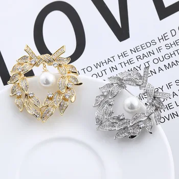

leaves temperament of the new 2019 contracted with fashionable joker woman deserve to act the role of a corsage pin
