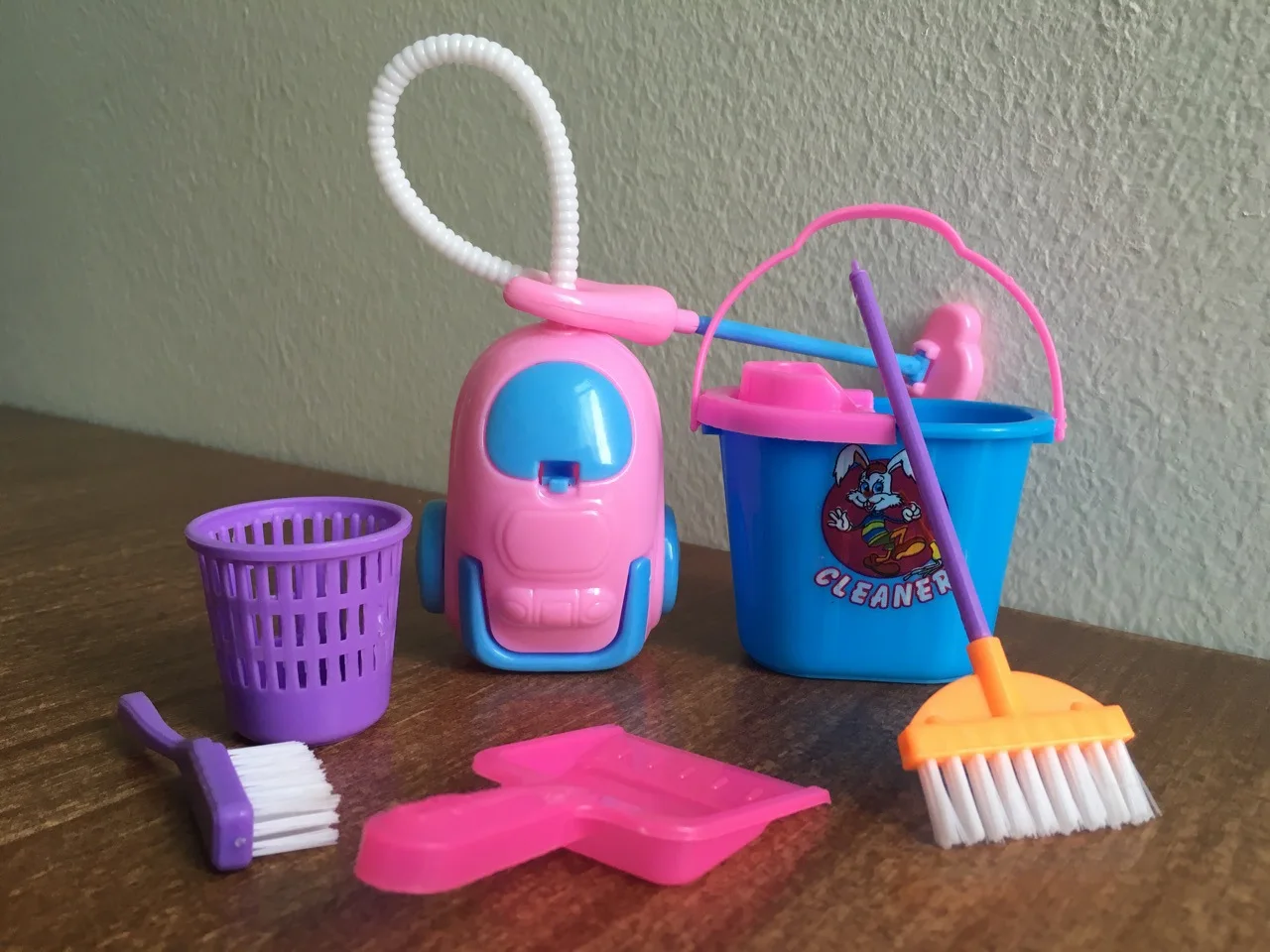 Barbie Doll Accessories Vacuum Cleaner Cleaning Tools 6 Pieces Random Color
