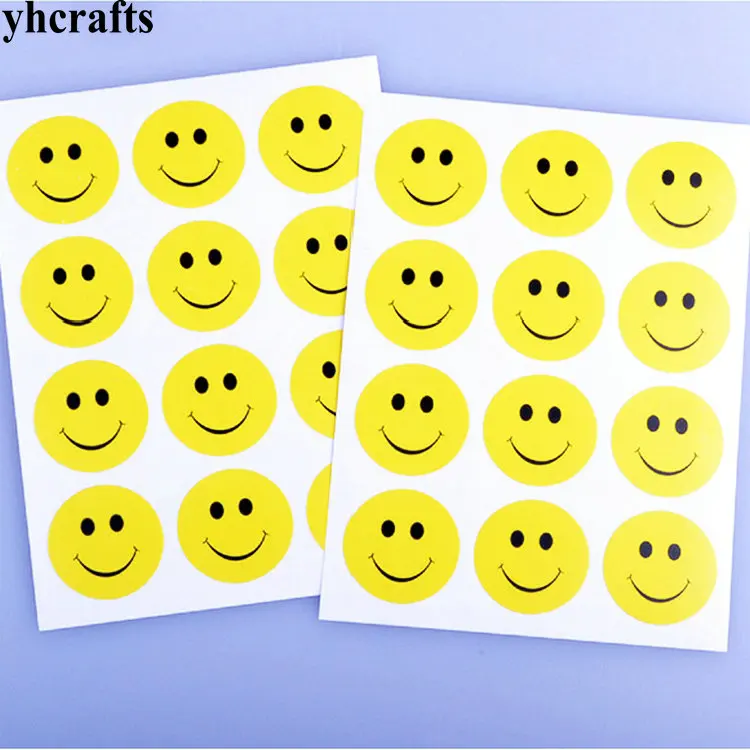 50-300PCS/LOT 2.5cm 3.5cm 5.5cm smile face adhesive stickers Kindergarten reward label 3 years early learning Promotion gifts | Игрушки и