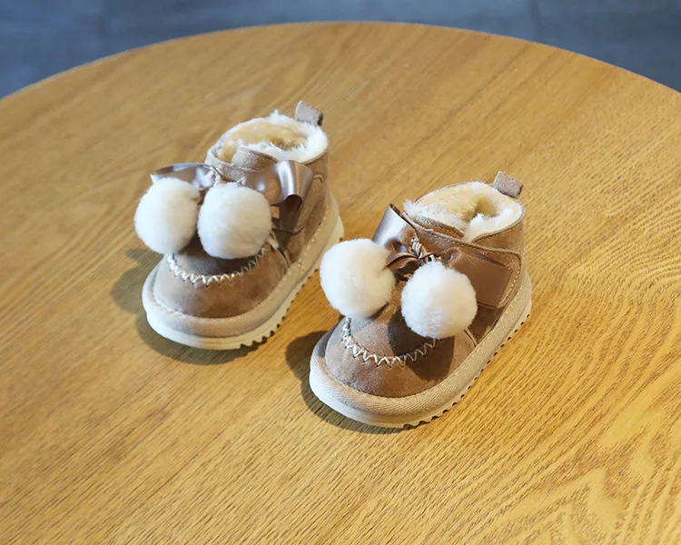 DIMI г.; зимняя обувь для маленьких девочек; модные милые детские сапоги с бантом и помпонами; теплые плюшевые сапоги для малышей от 0 до 2 лет