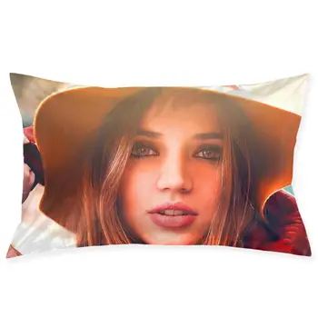 

Ana de Armas Fashionable pillowcase and rectangular decorative pillowcase 20 "x30"