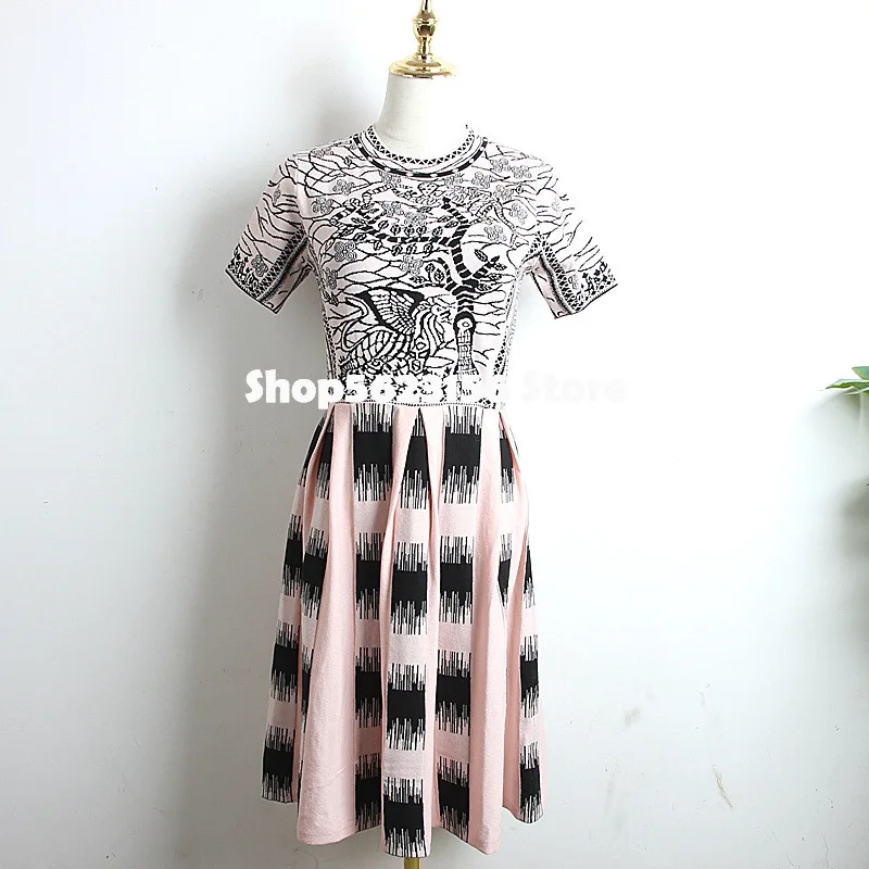 

2020 New Spring women's Short sleeve elegant knitted Patchwork Dress gradient pleated Knit print Dresses
