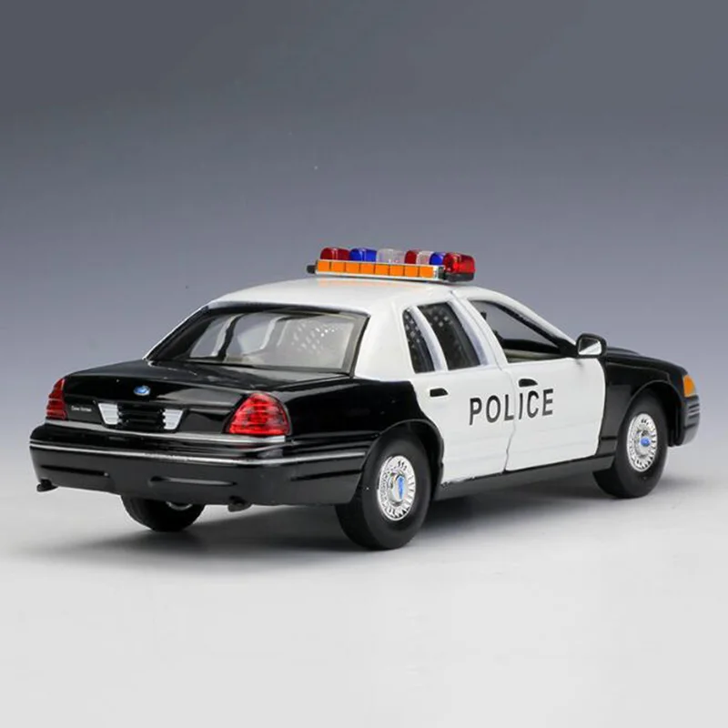 1/24 масштаб металлического сплава литья под давлением 1999 Ford Crown Victoria Нью-Йорк Такси автомобиль фургон модель игрушки для коллекции подарки детям подарки