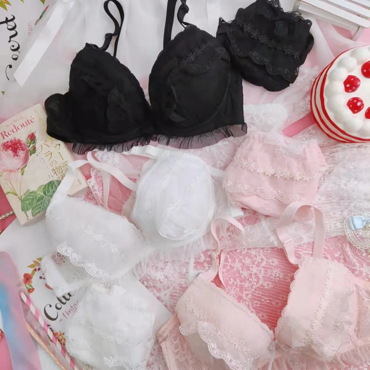 Japanese lace low heart bralette comfortable sweet and thin bra set with inserts for girls erotic lingerie with panties suit