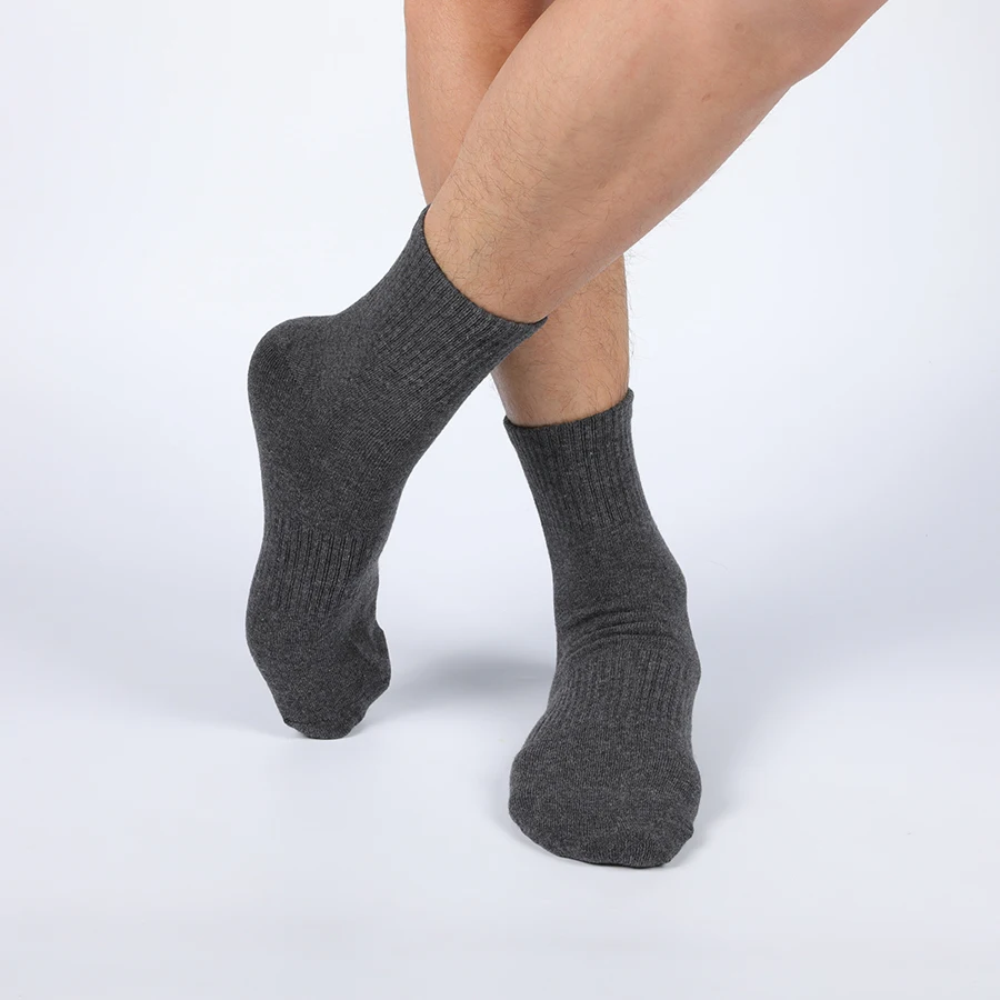 Sports Socks Men Solid Color Cotton Long Running Outdoor Athletic Camping Hiking Sock Comfortable Travel Casual 3 Colors