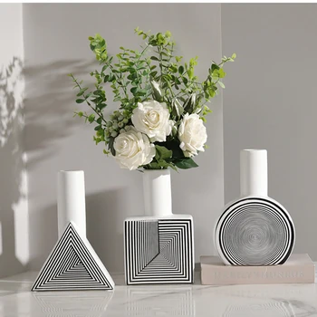 

SIMPLE ART CERAMIC BLACK AND WHITE VASE CREATIVE TRIANGLE MODEL ROOM LIVING ROOM FLOWER ARRANGEMENT FLOWER HOME DECORATION GIFT