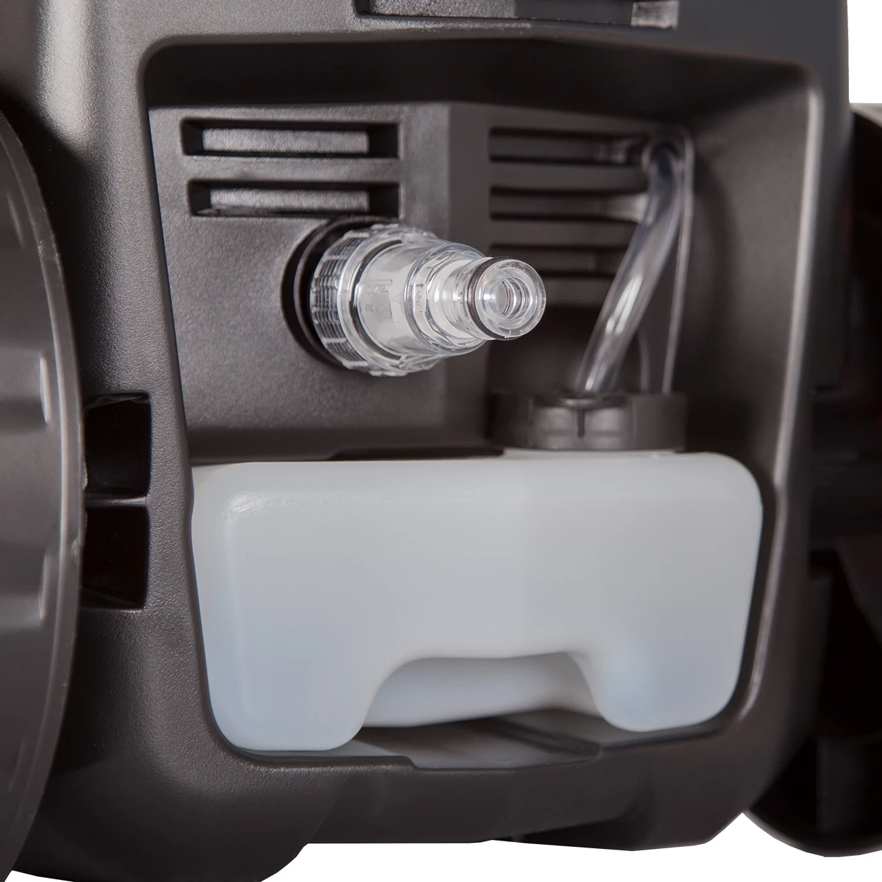 Мойка высокого давления Bort BHR-1900-Pro (Мощность 1900 Вт, производительность 7.5 л/мин, макс.давление 150 бар, автоматическое всасывание, длина шнура 5 м, длина шланга 8 м)