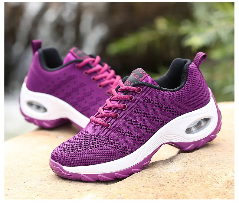 Walking Shoes 2021 New Women Breathable Casual Shoes Outdoor Light Weight Frenulum Casual Walking Platform Ladies Sneakers Black