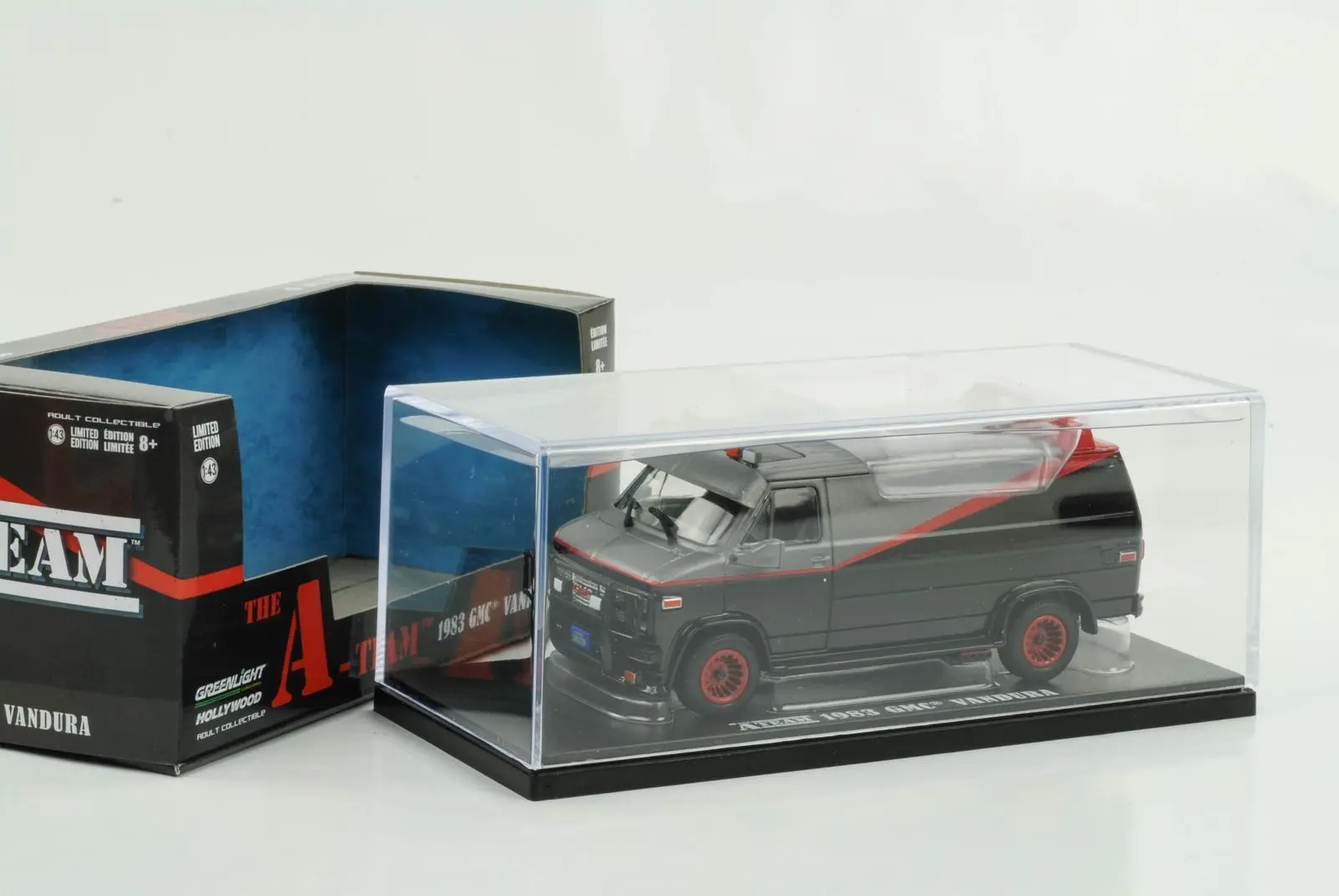 Зеленый светильник 1:43 1983 GMC Vandura Бутик брелок для автомобильных ключей игрушки