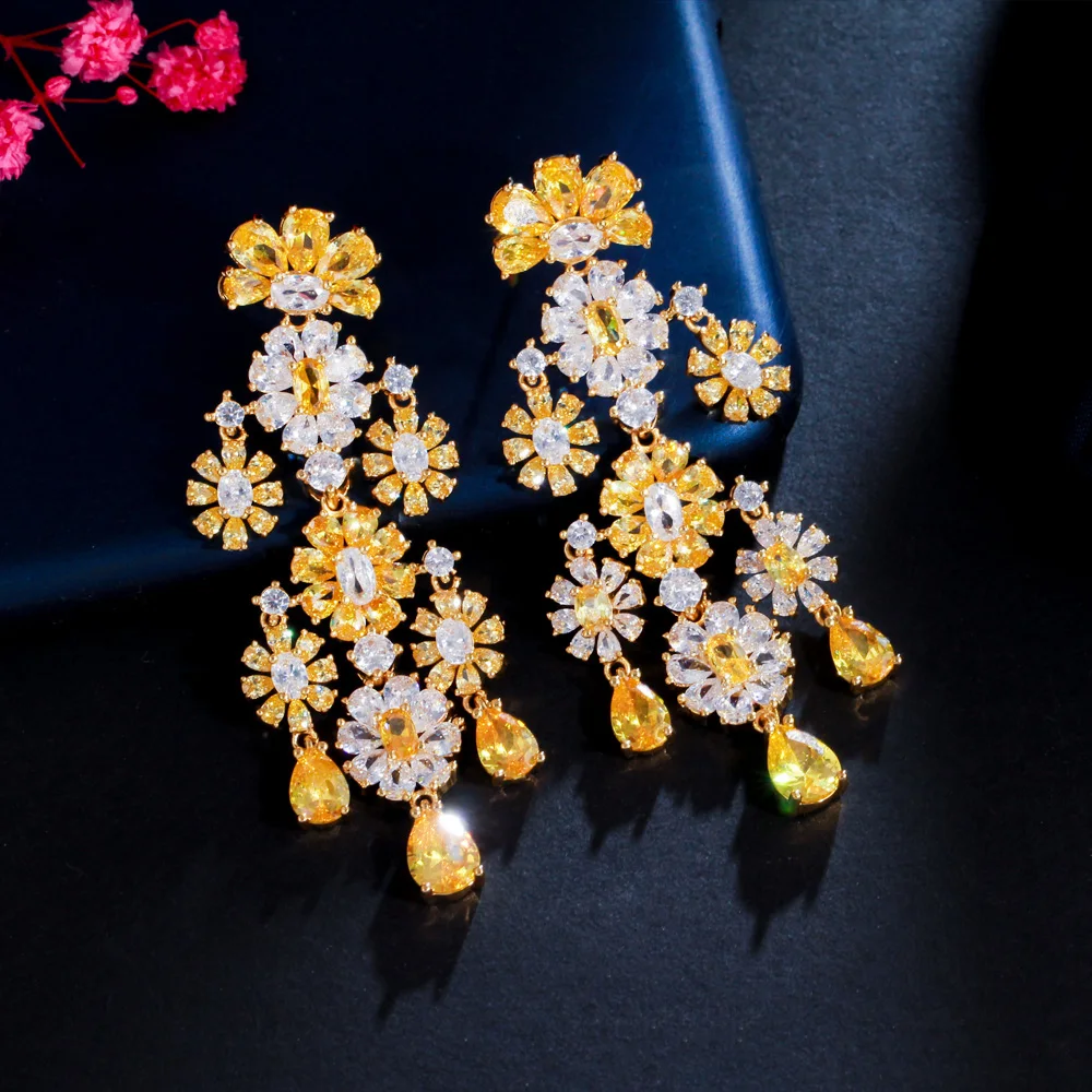 Brinco Amarelo de Festa Estilo Candelabro de Zircônias Floral Amely