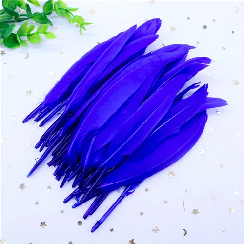 Royal blue 50 шт./пакет, натуральные перья лебедя 10-15 см, многоцветные гусиные перья, шлейф для DIY, свадебные украшения, Настенная Декорация голова оленя - Цвет: Royal blue