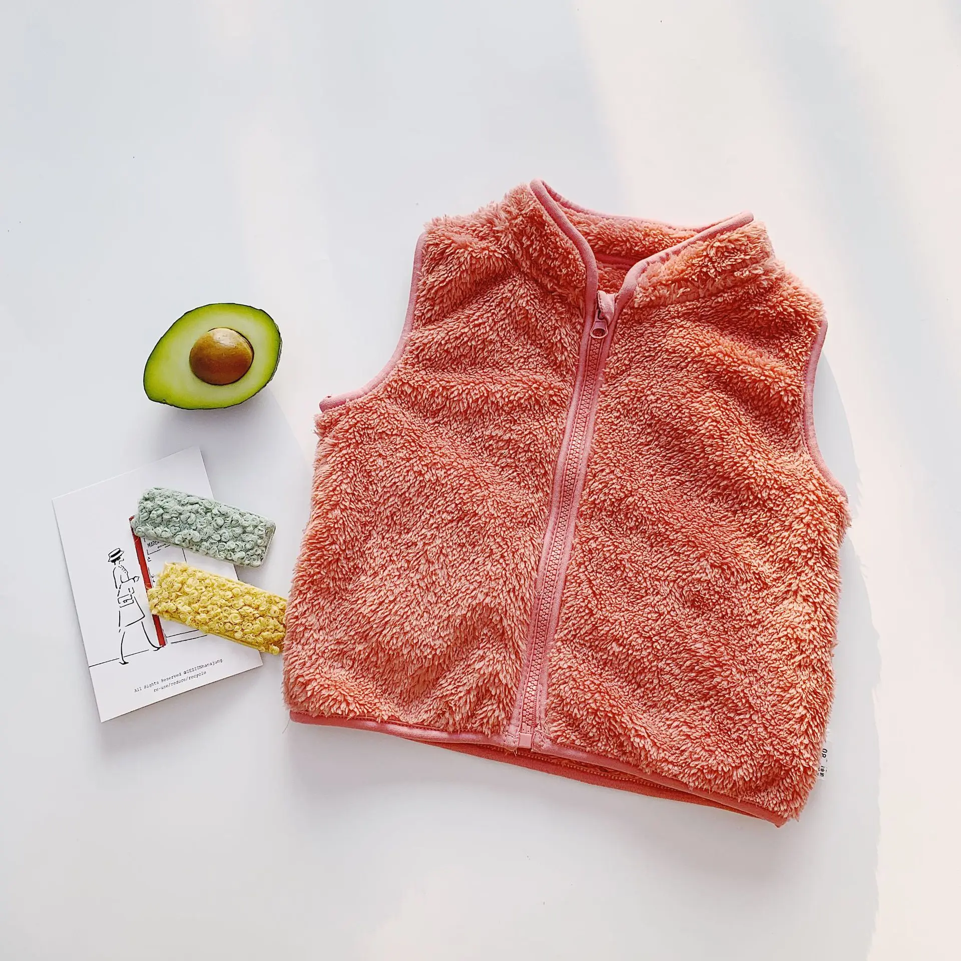 Red vest Пальто с мехом для девочек; однотонная осенне-зимняя одежда; одежда на молнии; детский жилет из искусственного меха; куртка и шапка; поступление года - Цвет: Red vest