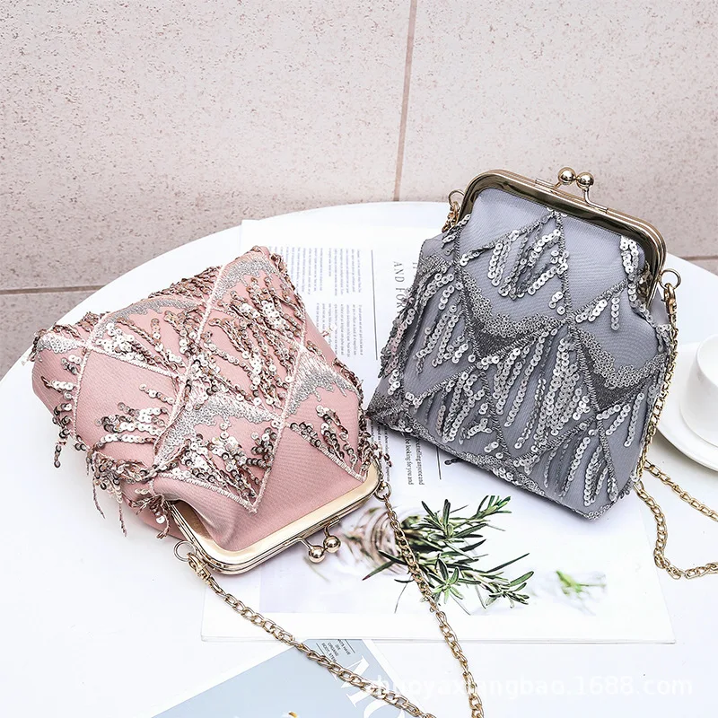 9385721920_1826699174