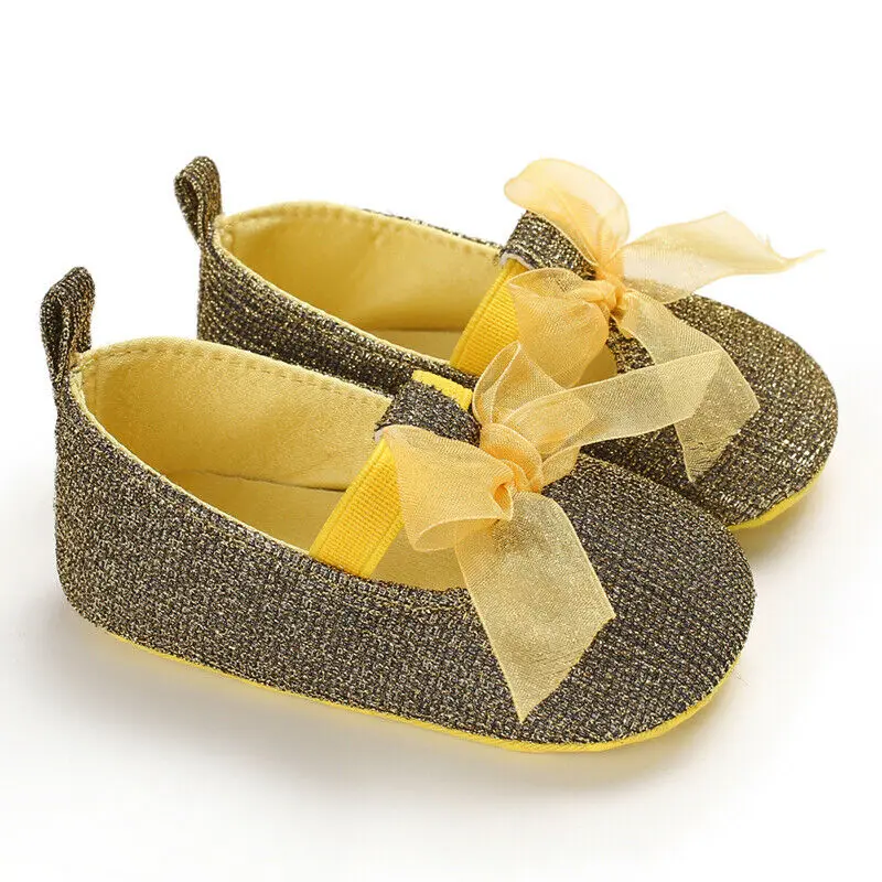 Стильная Кожаная обувь с милой акулой для маленьких мальчиков и девочек; замшевые туфли с бахромой и мягкой подошвой для новорожденных; детские мокасины - Цвет: Цвет: желтый