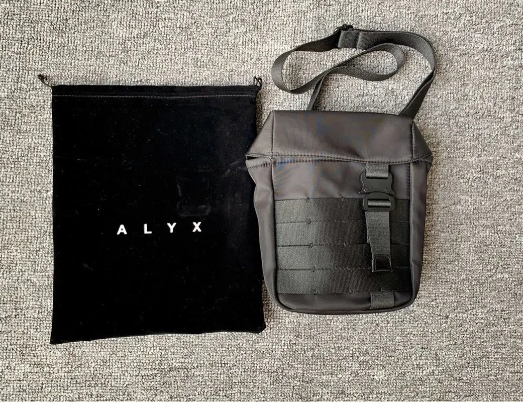 

New Alyx Tshirt Men Women Alyx Tee Streetwear Canvas Metal Buckle Hip Hop High Quality Fashion Vetements Alyx T Shirt