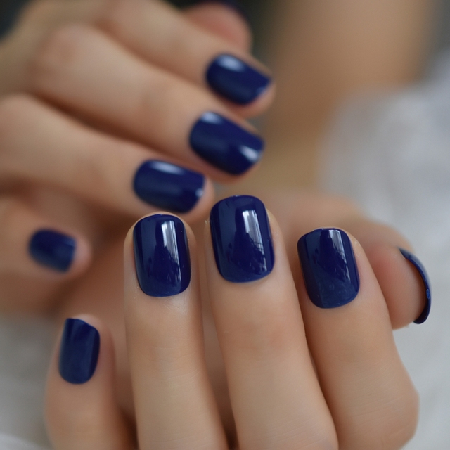 Gelnails Diamond Blue Shiny Short Round Fake Nails Short Natural Full Cover Tips UV Shiny Nail Kit with Adhesive Tabs
