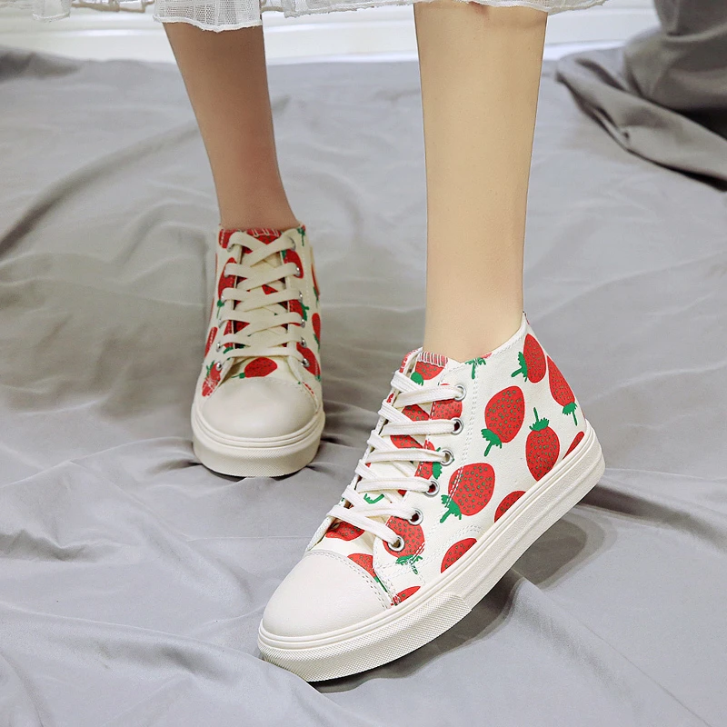 

Canvas shoes cute design strawberry creative Women leisure Sneakers cotton student female Shoes Sweet style zapatillas mujer