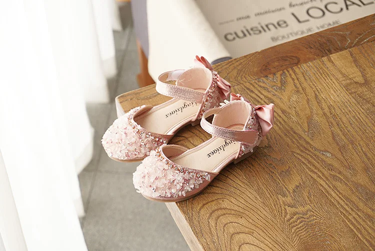 New Kids Leather Shoes Girls Wedding Shoes Children Princess Sandals Sequins Bow Girls Casual Dance Shoes Flat Sandals E462
