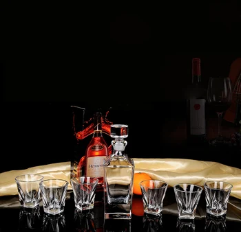 

luxury lead-free whiskey decanter set with 6 Pcs whiskey wine glass for Alcohol Bourbon Scotch 7 Pcs Set 200827-24