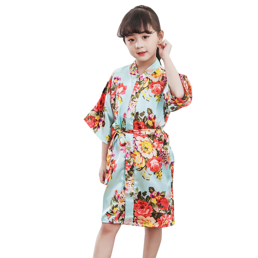 Зимняя одежда для малышей Детская одежда для девочек с цветочным рисунком Шелковый атласное кимоно; наряд, одежда для сна, одежда для маленьких девочек мягкие банные халаты, Халат
