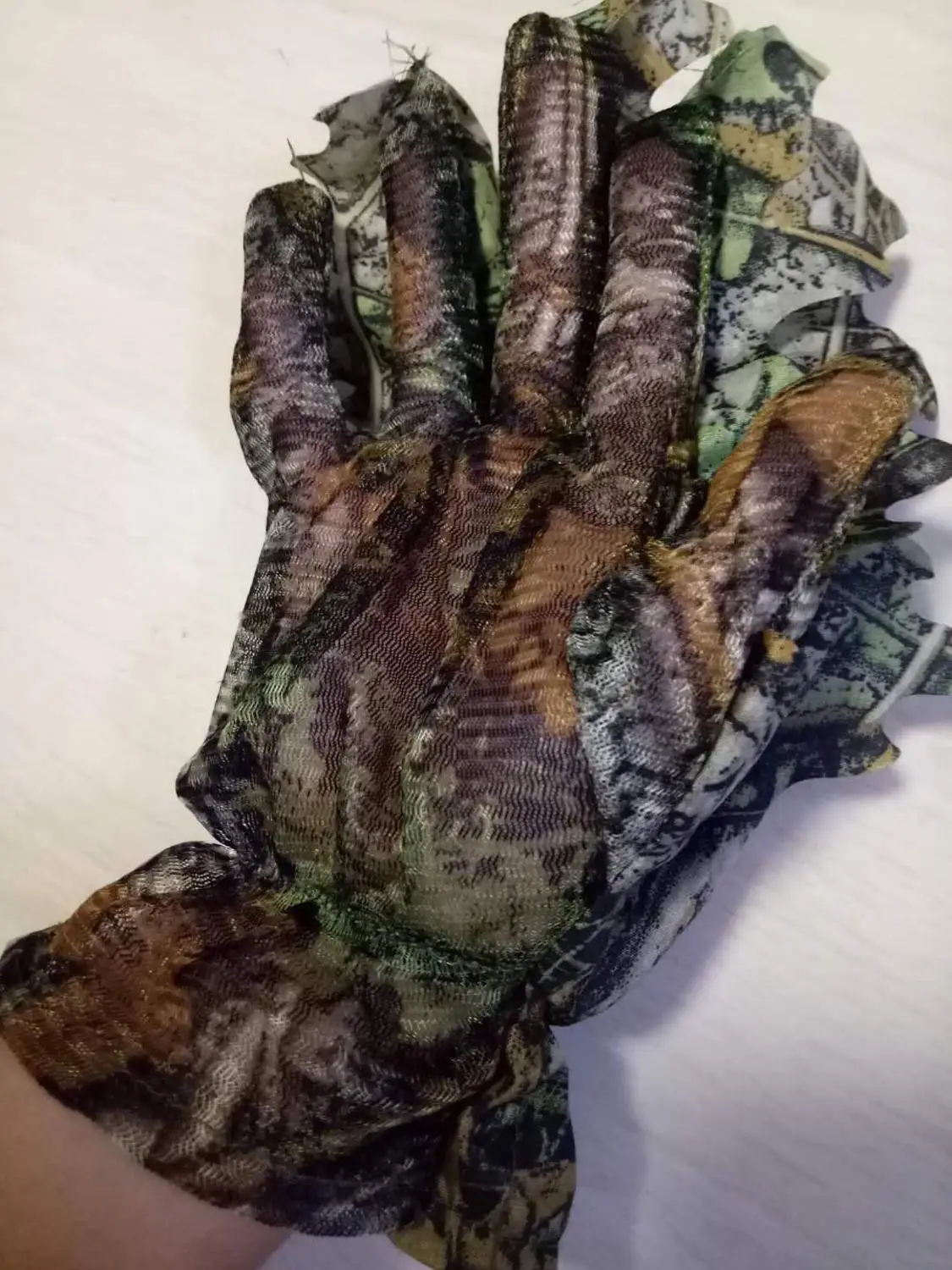 1 Pair 3D Leaf Camo Gloves  climbing Cycling Maple leaves Bionic Camouflage Shooting Hunting thin Gloves Lightweight breathable 3