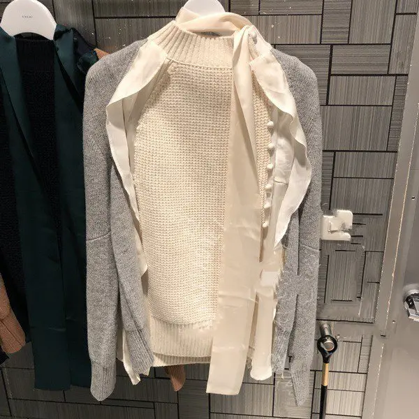 

Autumn and Winter 2019 New Splicing Wool Ruffle Knitwear Pullover Women Fashion shirt Sweater Women