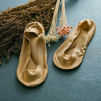 

1 Pair 3D Arch Foot Massage Health Care Women Summer Socks Ice Silk Socks Shallow Mouth Silica Gel Invisible Slippers Boat Socks