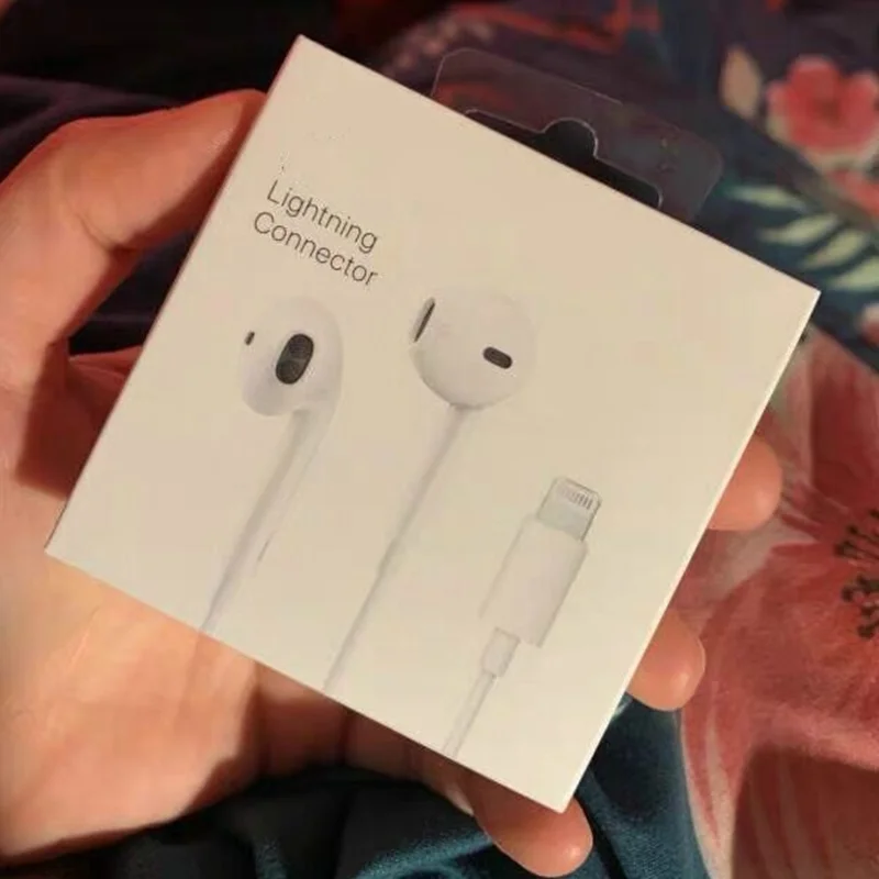 Проводные наушники с разъемом Lightning Bluetooth микрофоном спортивные для iphone 12 13 pro max 7 8