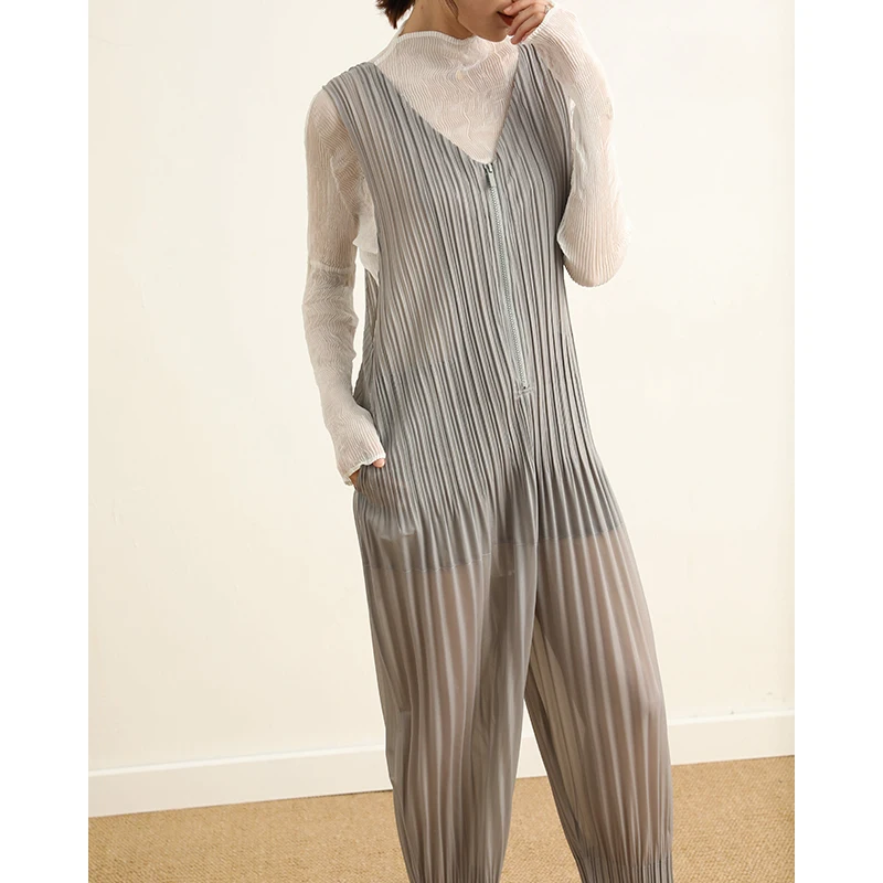 

Sleeveless Women's pants Jumpsuits 2019 spring and autumn New pattern High waist Skinny temperament fold style Pleated pants