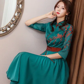 

2020 spring new retro Elegant woman Chinese style embroidery Chinese stand-up collar Five-point sleeve Chiffon dress hanfu