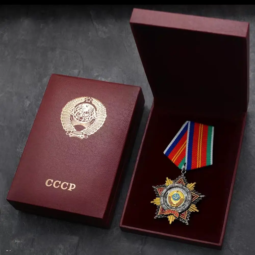CCCP СССР различные этнические группы люди медаль дружбы металлический сплав СССР установлен 50-летие значок - Цвет: Светло-желтый