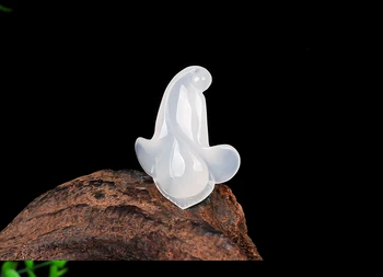 

Natural Magnolia Pendant Woman Sends Friends To Bring Her Own