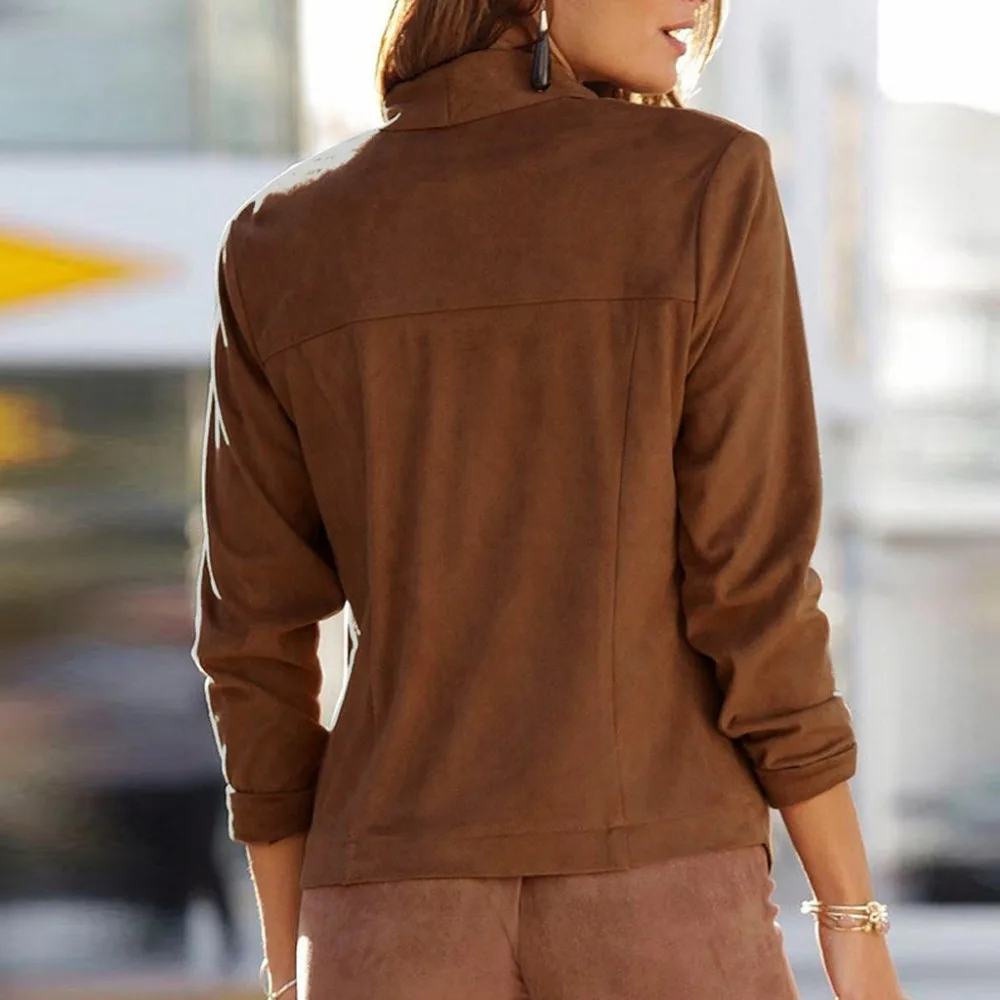 6 - MJJ90727292_1159120664162810754