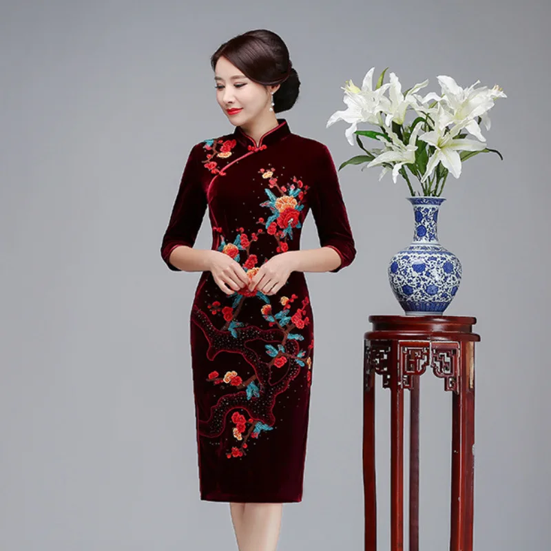 

Women Velvet Oversize 3XL Qipao Exquisite Embroidery Chinese Traditional Evening Party Dress Cheongsam Sexy Velour Vestidos