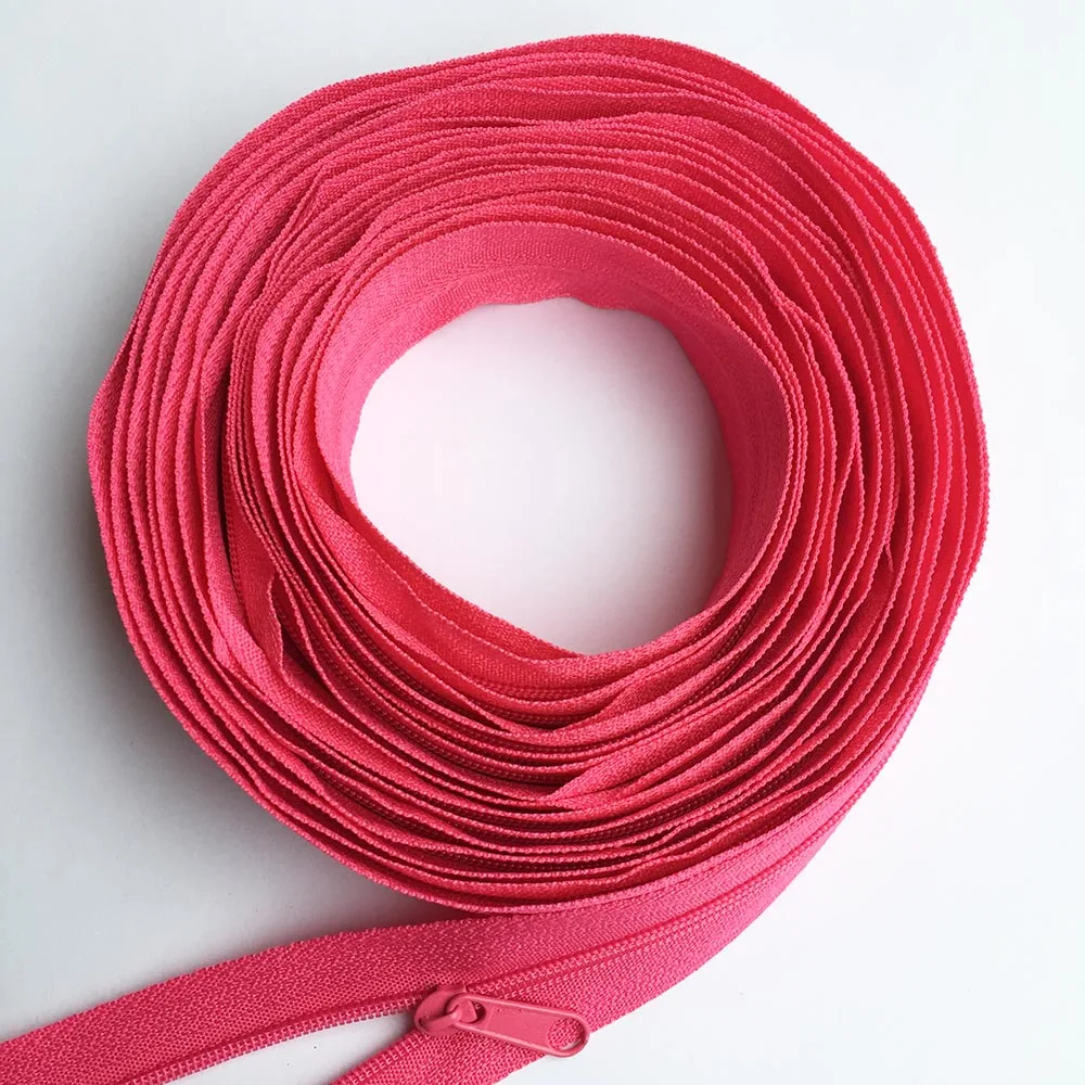 Durable Nylon Coil Zippers Roll with Assorted Sliders