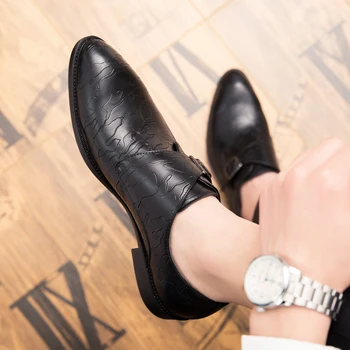 

2019 New Men Oxford Genuine Leather Dress Shoes Brogue Business Flats Male Casual Shoes Black Brown Wedding Shoes Big Size 38-46