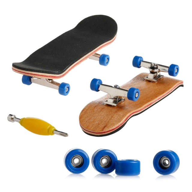 Wooden Deck Fingerboard Skateboard Sport Games Kids Gift Maple Wood Set New