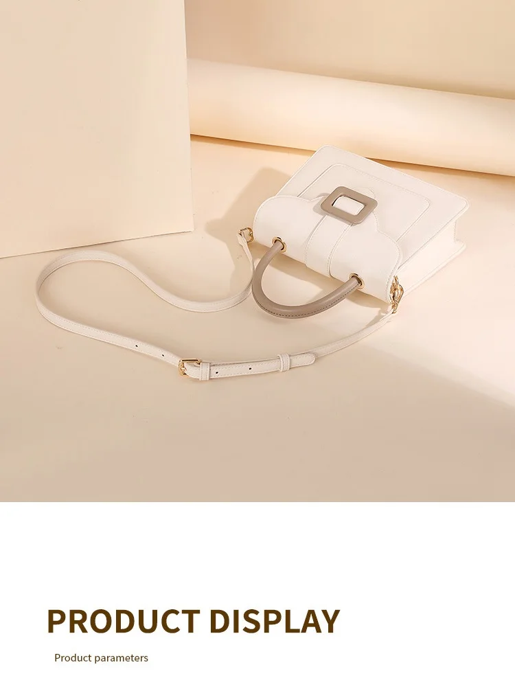 Fashion Shoulder Bag in Use