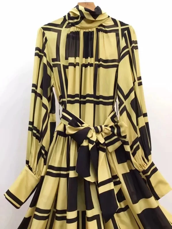 10.6 Autumn New Silk Palace Style Square Printing Color Matching Long Sleeve Turtleneck Mid-length Zim Dress