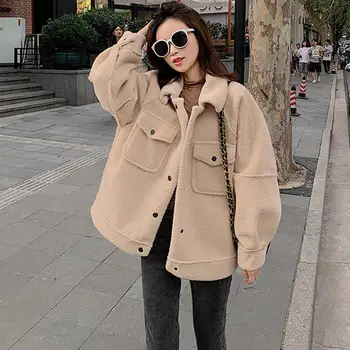 

Plush Lambskin Coat Women Winter Fluffy 2019 Fashion Solid Long Sleeve Lapel Pockets Fake Fur Coat Warm Soft Female Overcoat