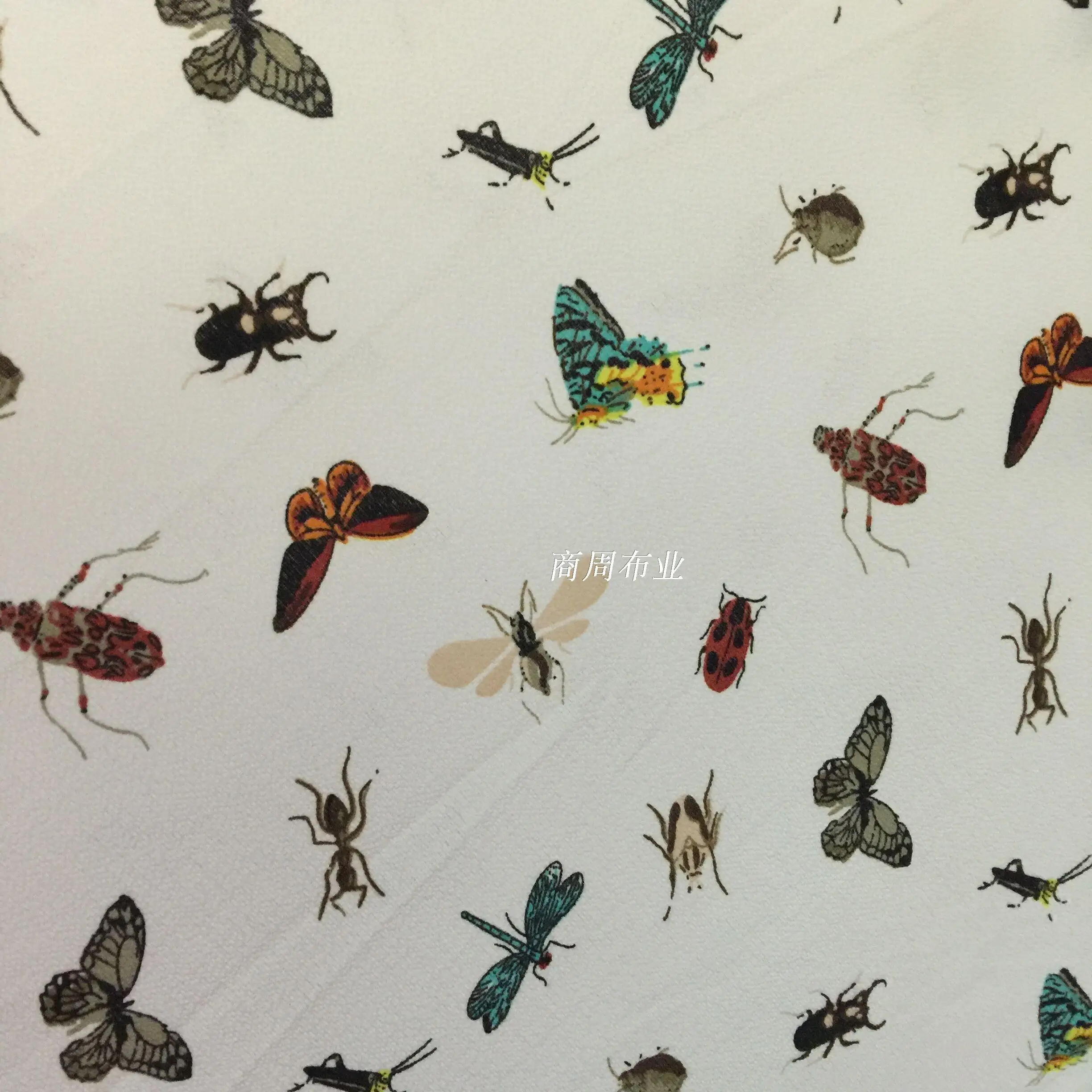 Африканская ткань Насекомые напечатанные стрейч как езда по снегу Парижа бисером шифоновая рубашка платье Seersucker ткани