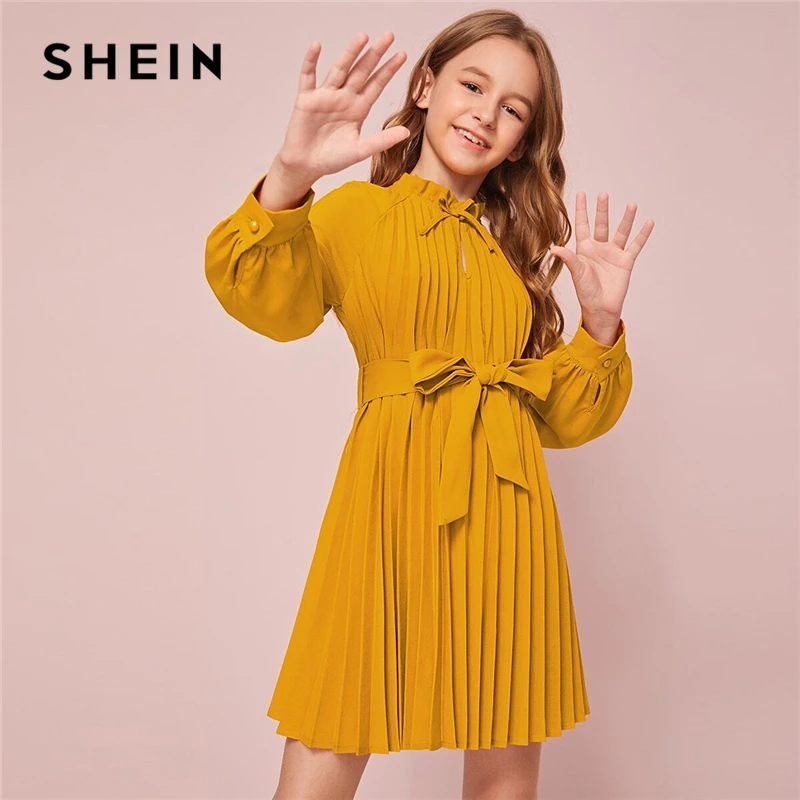 SHEIN/яркое желтое плиссированное платье для девочек с оборками и завязками на шее, с поясом, детские весенние короткие милые платья трапециевидной формы с рукавом «Бишоп»